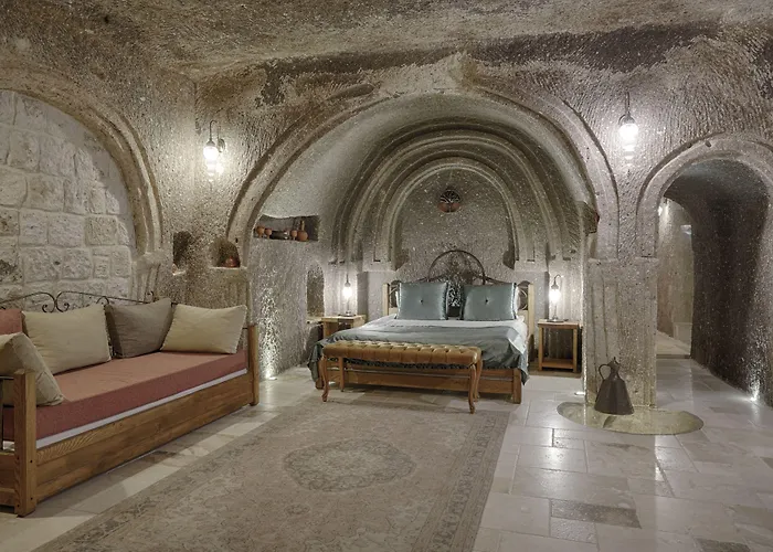 Hotel Hera Cave 4*